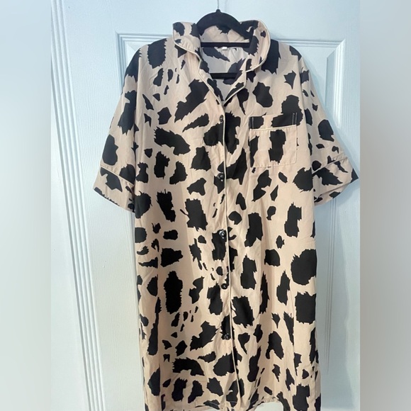 NWOT STYLISH LOUNGE DRESS - Picture 2 of 2